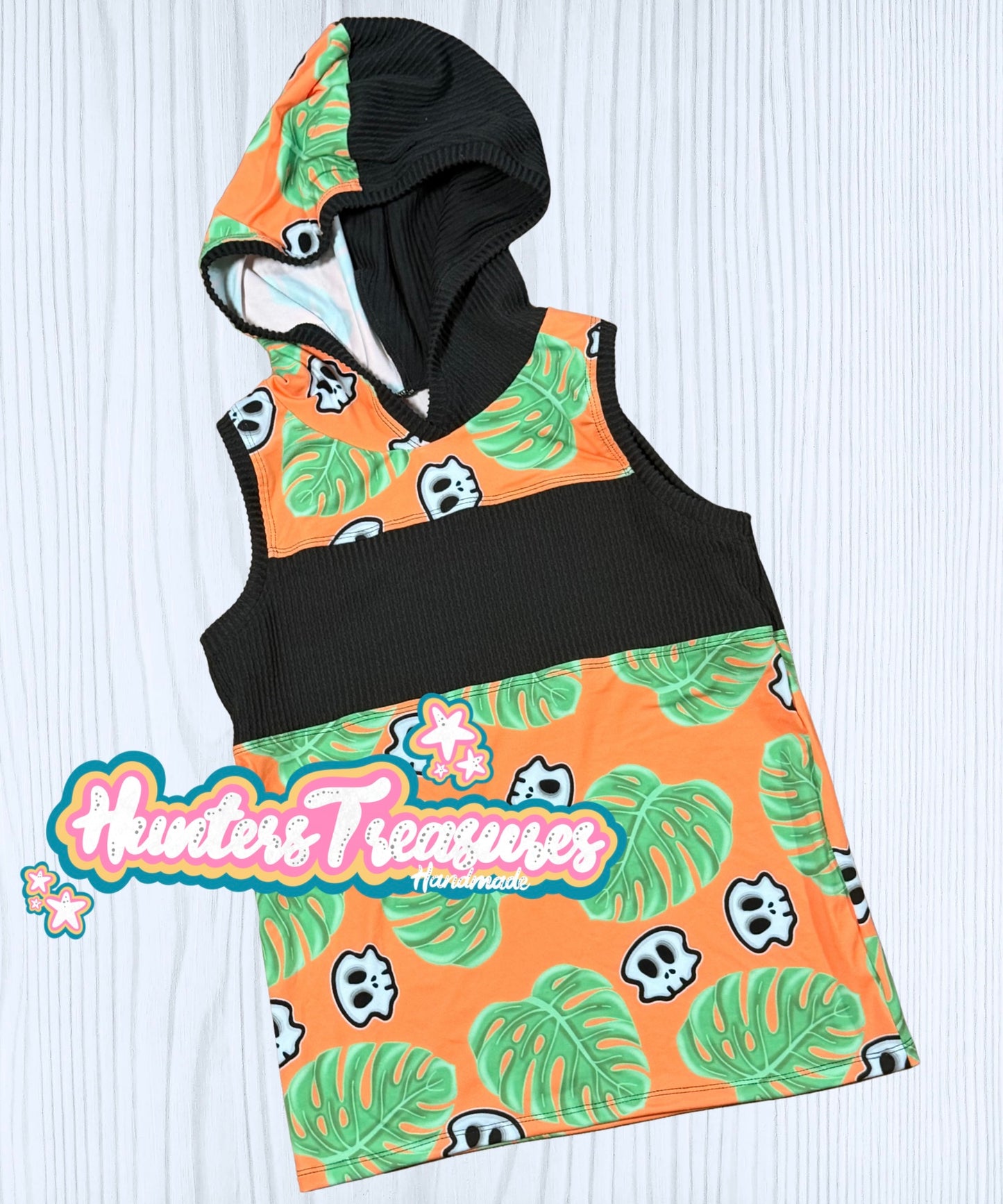 10 Hooded Upton Tank in Skelly Monstera